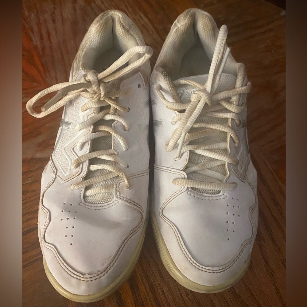 ASICS shoes White Athletic Sneakers
Women
Size 8
Great condition
Bind 32